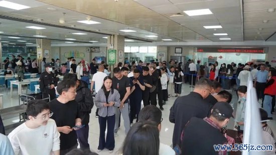  东海县政府食堂就餐人数远超预期。微信公众号“东海发布”图